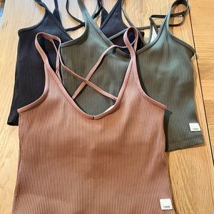 Lot of 3 Vuori Rib Crop Tanks, S
